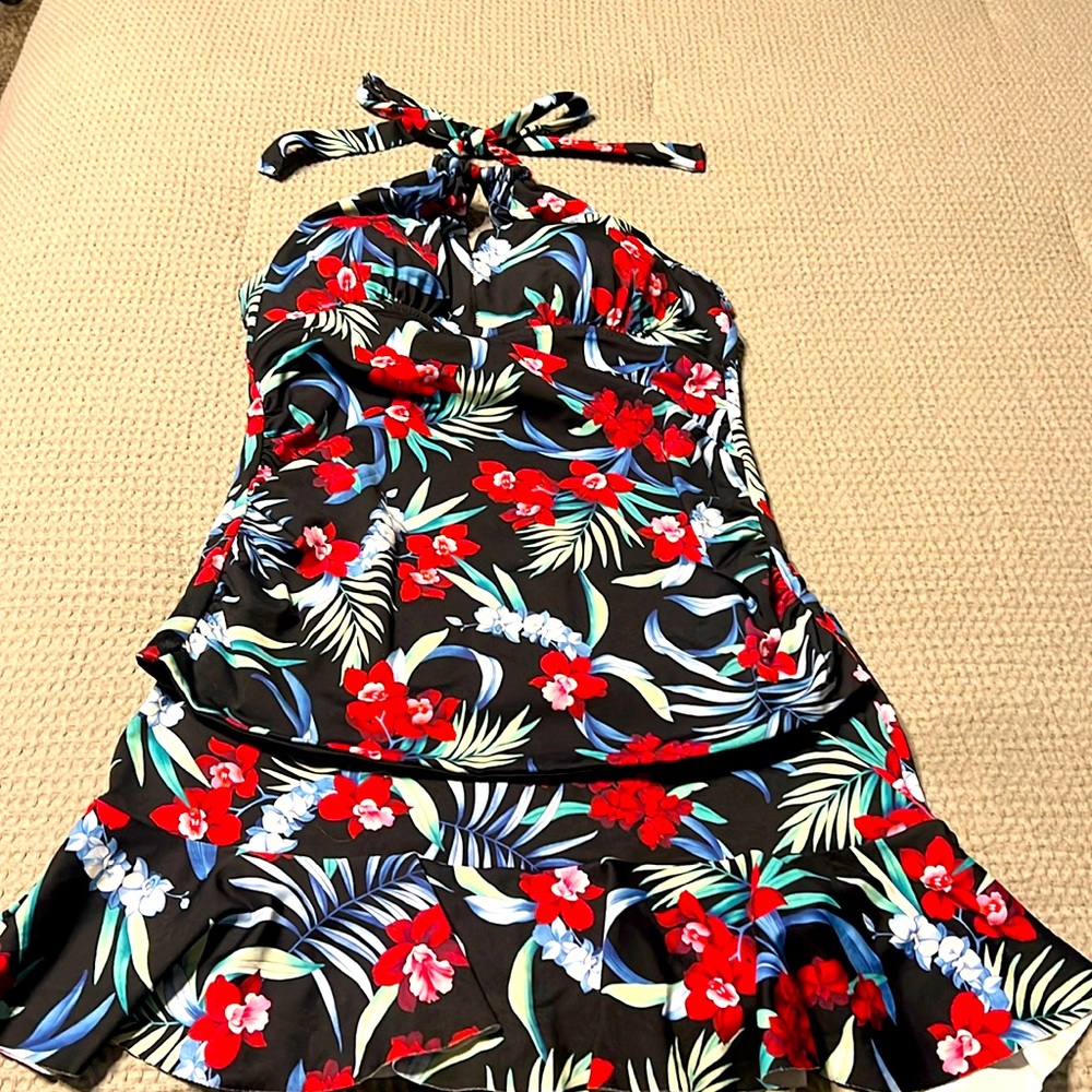 Two piece Tankini. Tommy Bahama